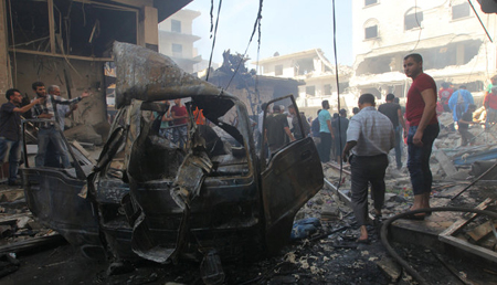 Khu chợ tại tỉnh Idlib bị không kích.